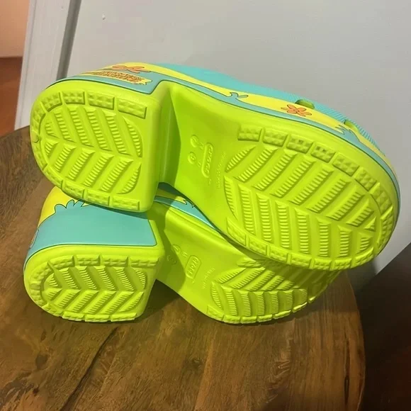 Siren Crocs Scooby Doo Clogs Size 9 - Picture 5 of 11